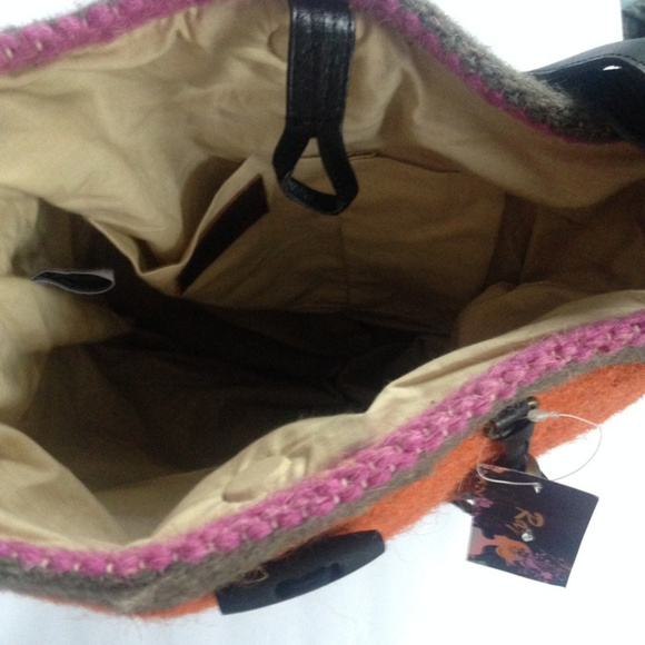 Raj kilim carpet & leather crossbody messenger bag - Picture 6 of 8